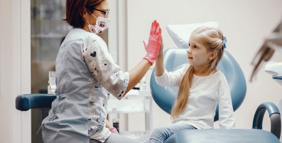 Ankara’da Çocuk Diş Hekimi (Pedodonti Uzmanı) Seçerken Nelere Dikkat Edilmeli?